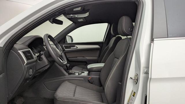 Photo of 2021 Pure White Volkswagen Atlas Cross Sport