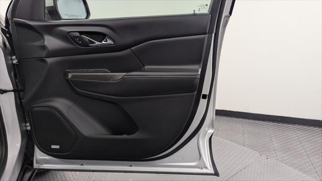 Photo of 2018 Quicksilver Metallic GMC Acadia