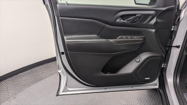 Photo of 2018 Quicksilver Metallic GMC Acadia