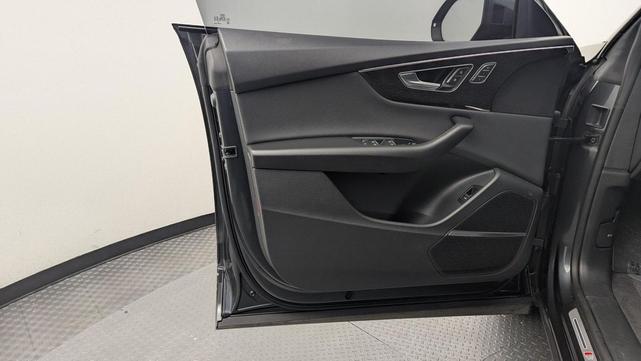Photo of 2022 Daytona Gray Pearl Effect Audi Q8