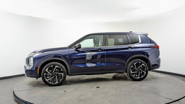 Photo of 2024 Cosmic Blue Metallic Mitsubishi Outlander