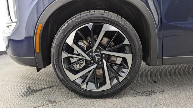 Photo of 2024 Cosmic Blue Metallic Mitsubishi Outlander