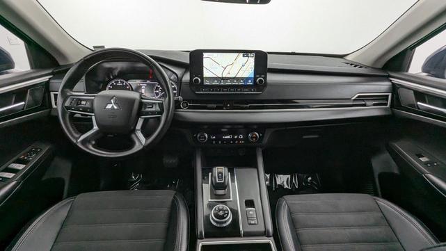 Photo of 2024 Cosmic Blue Metallic Mitsubishi Outlander