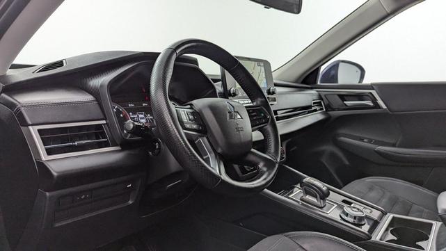 Photo of 2024 Cosmic Blue Metallic Mitsubishi Outlander