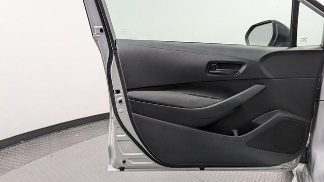Photo of 2023 Classic Silver Metallic Toyota Corolla