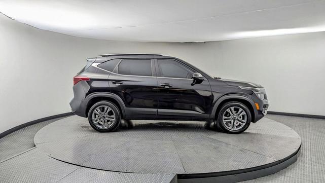 Photo of 2021 Cherry Black Kia Seltos