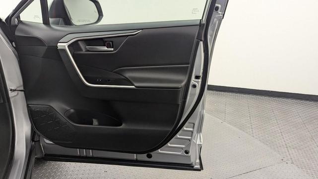 Photo of 2020 Silver Sky Metallic Toyota RAV4