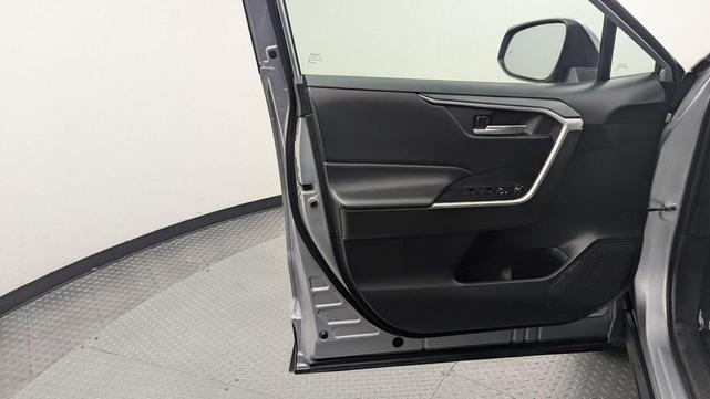 Photo of 2020 Silver Sky Metallic Toyota RAV4