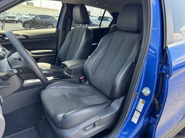 Photo of 2024 Lightning Blue Metallic Mitsubishi Eclipse Cross