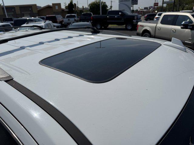 Photo of 2018 Summit White Chevrolet Tahoe