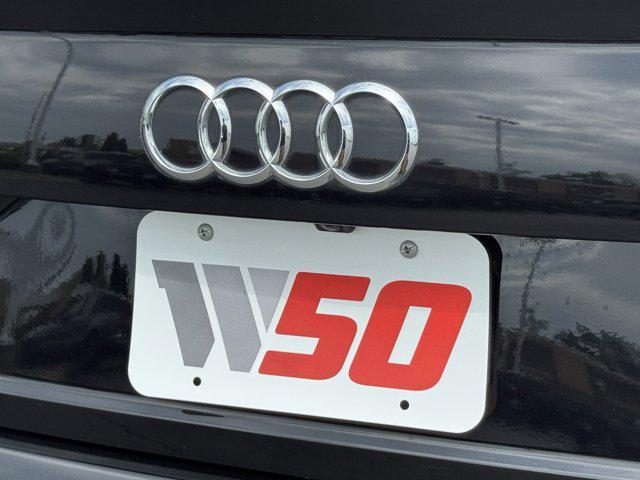 Photo of 2019 Orca Black Metallic Audi Q7