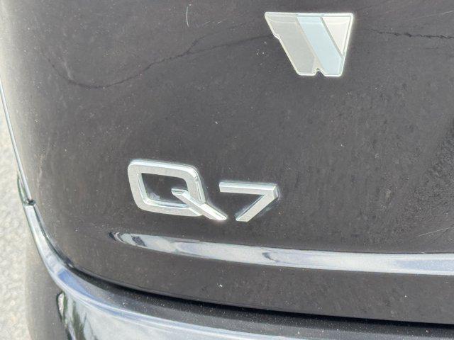 Photo of 2019 Orca Black Metallic Audi Q7