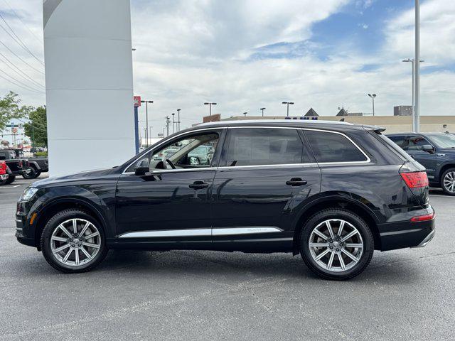 Photo of 2019 Orca Black Metallic Audi Q7