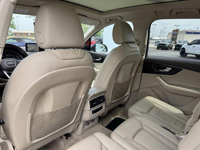 Photo of 2019 Orca Black Metallic Audi Q7