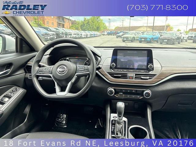 Photo of 2024 Brilliant Silver Metallic Nissan Altima
