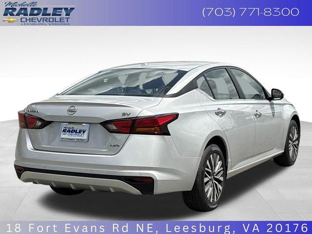 Photo of 2024 Brilliant Silver Metallic Nissan Altima
