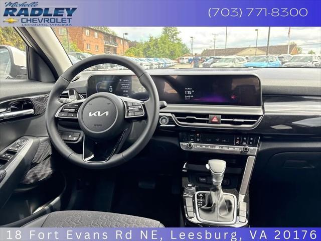 Photo of 2025 Snow White Pearl Kia Seltos