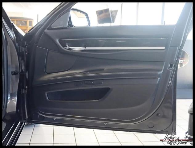 Photo of 2015 Not Specified BMW 750