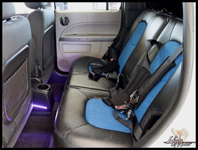 Photo of 2008 Summit White Chevrolet HHR
