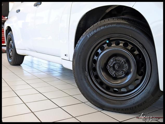 Photo of 2008 Summit White Chevrolet HHR