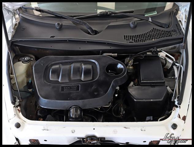 Photo of 2008 Summit White Chevrolet HHR
