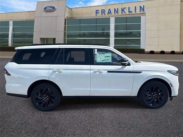 Photo of 2025 Pristine White Lincoln Navigator