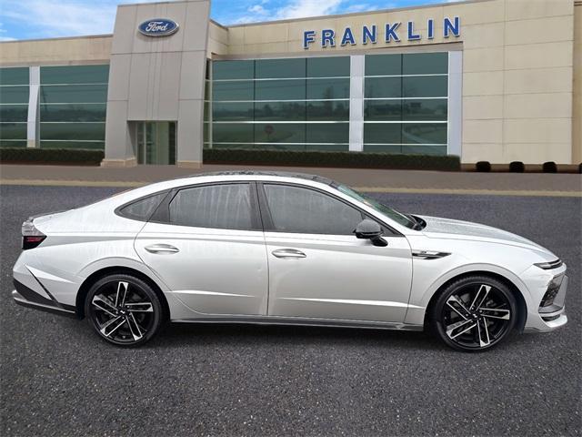 Photo of 2024 Silver Hyundai SONATA