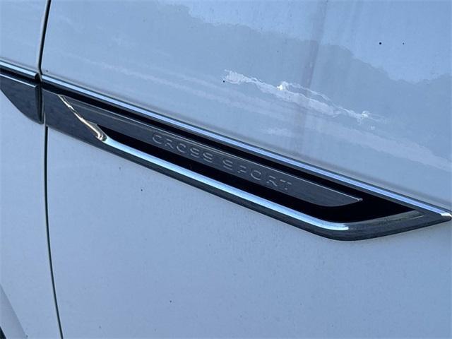 Photo of 2021 Pure White Volkswagen Atlas Cross Sport