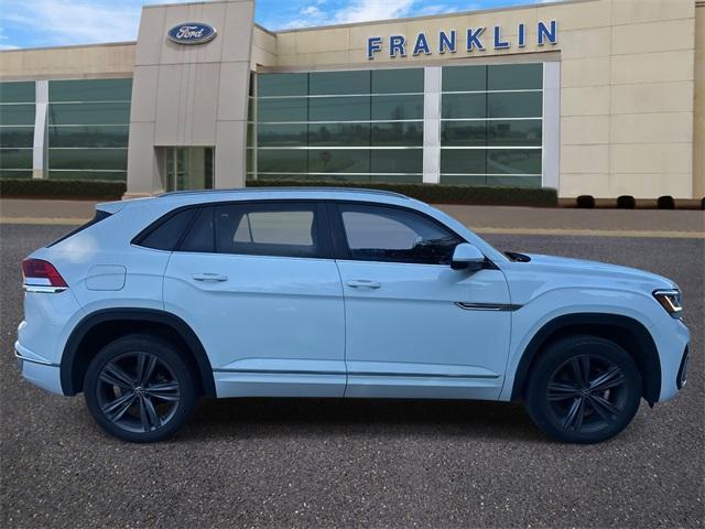 Photo of 2021 Pure White Volkswagen Atlas Cross Sport