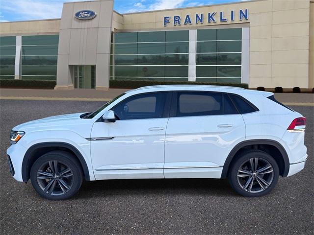 Photo of 2021 Pure White Volkswagen Atlas Cross Sport