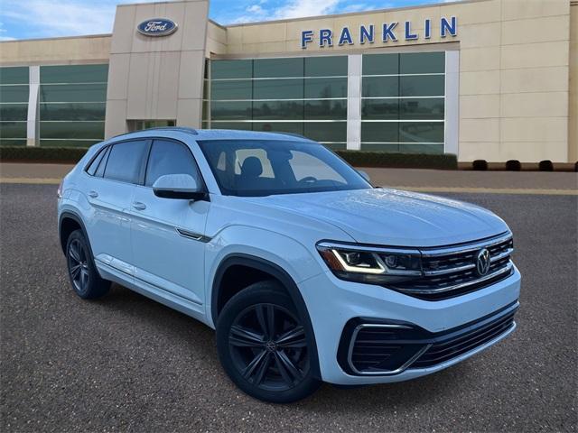 Photo of 2021 Pure White Volkswagen Atlas Cross Sport