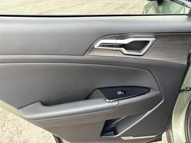 Photo of 2023 Jungle Green Kia Sportage