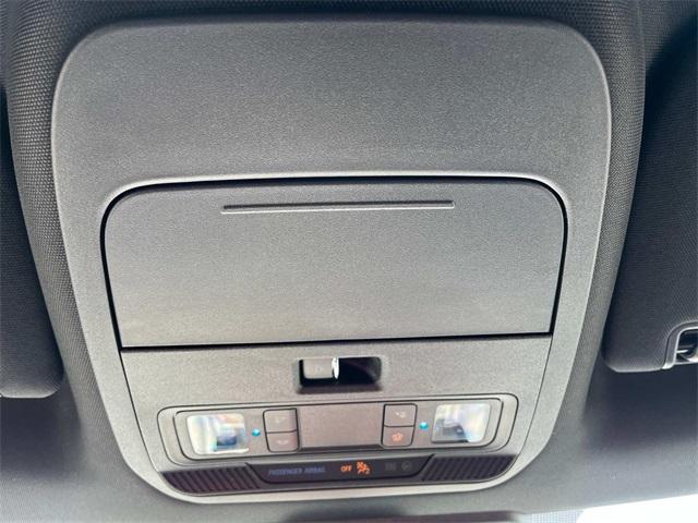 Photo of 2025 White Metallic Ford F-150