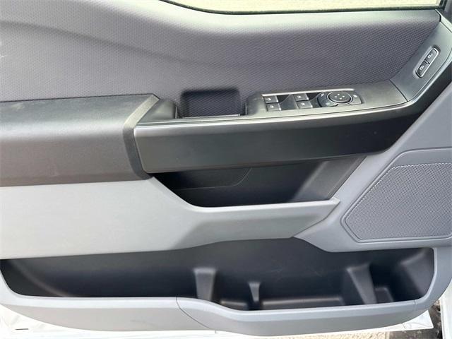 Photo of 2025 Oxford White Ford F-150