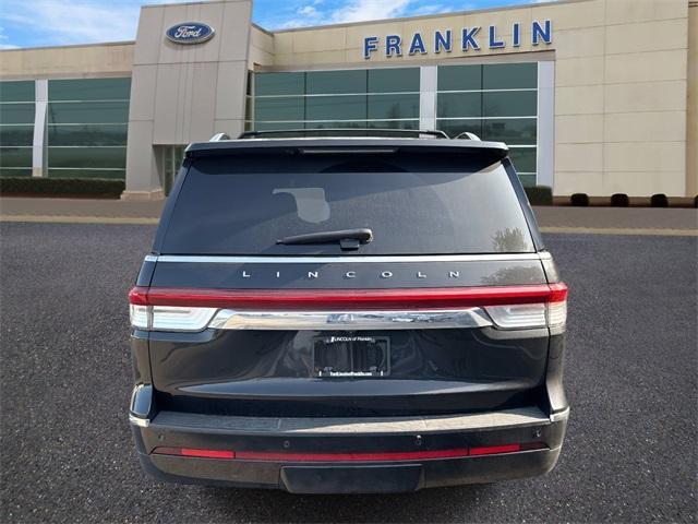 Photo of 2022 Infinite Black Metallic Lincoln Navigator