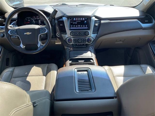 Photo of 2018 Iridescent Pearl Tricoat Chevrolet Suburban