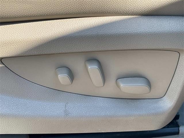 Photo of 2018 Iridescent Pearl Tricoat Chevrolet Suburban