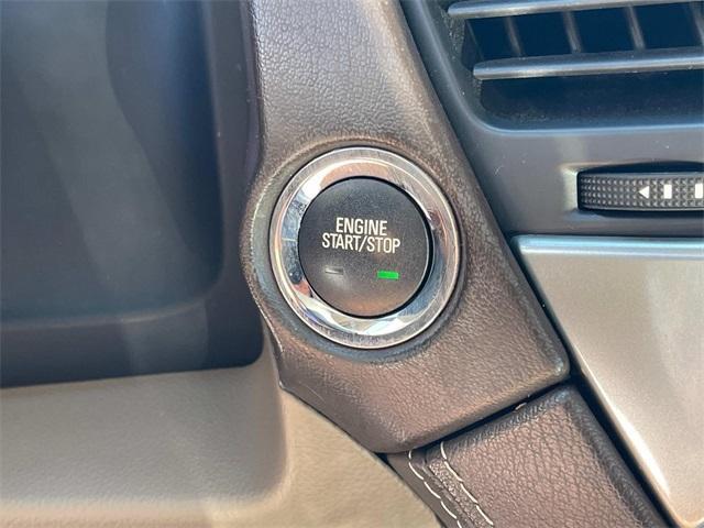 Photo of 2018 Iridescent Pearl Tricoat Chevrolet Suburban