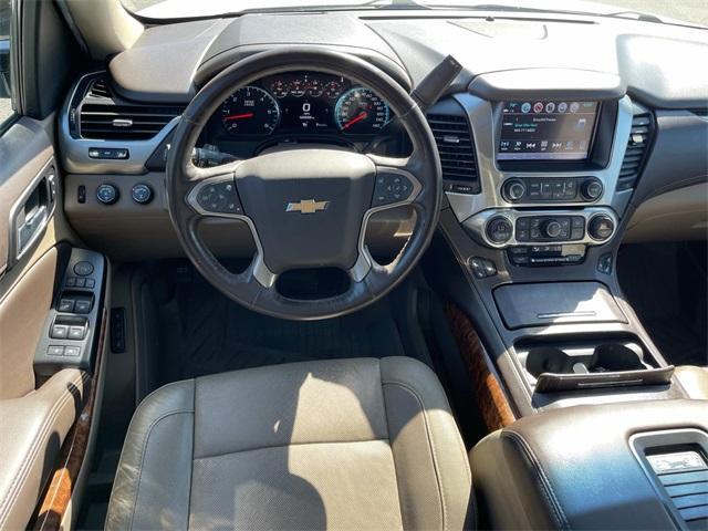 Photo of 2018 Iridescent Pearl Tricoat Chevrolet Suburban