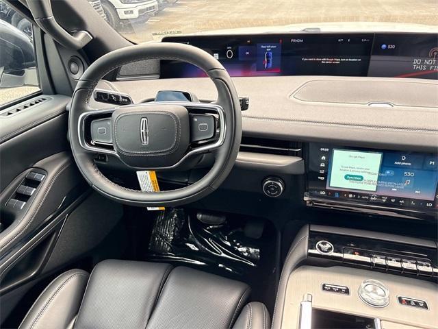 Photo of 2025 Pristine White Lincoln Navigator