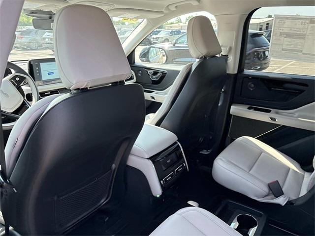 Photo of 2025 Harbor Gray Lincoln Aviator