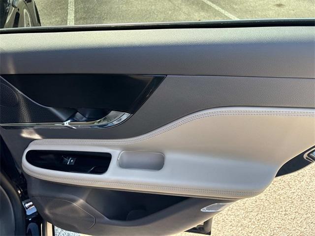 Photo of 2024 Infinite Black Metallic Lincoln Corsair