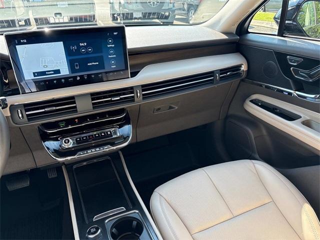 Photo of 2024 Infinite Black Metallic Lincoln Corsair