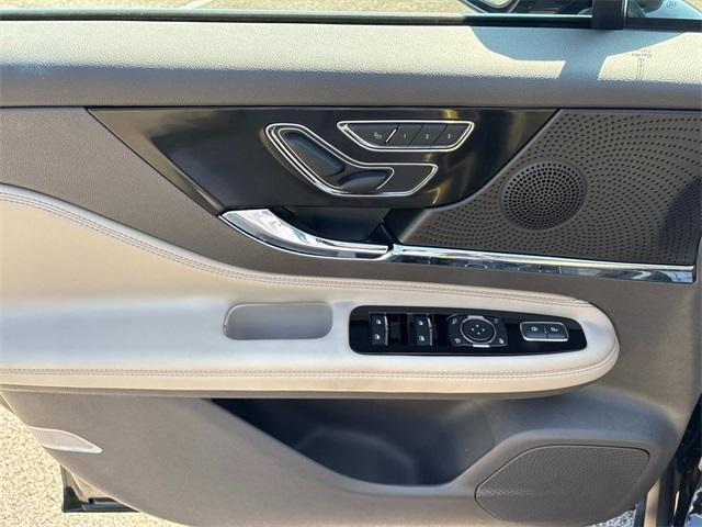 Photo of 2024 Infinite Black Metallic Lincoln Corsair