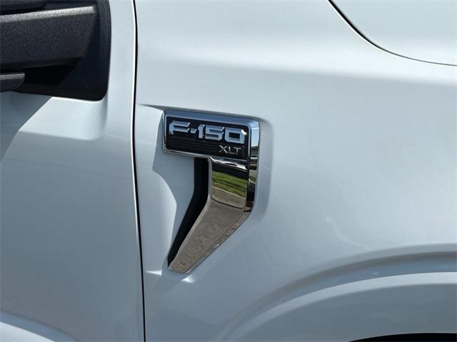 Photo of 2025 Oxford White Ford F-150