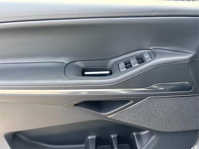 Photo of 2025 Gray Mist Metallic Lincoln Navigator