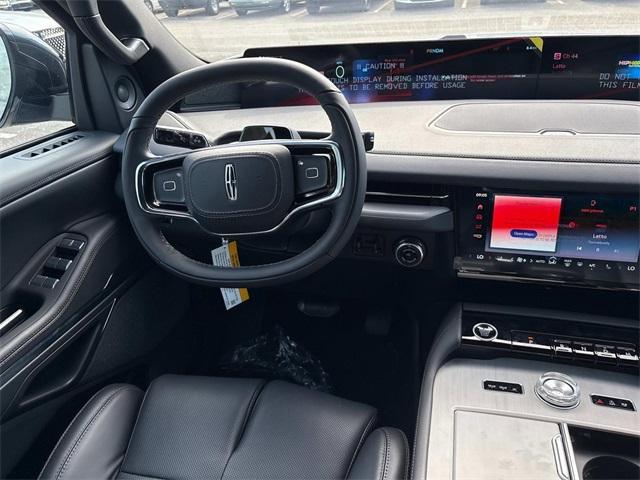 Photo of 2025 Gray Mist Metallic Lincoln Navigator