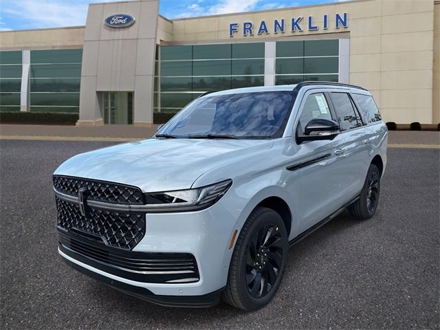 Photo of 2025 Gray Mist Metallic Lincoln Navigator