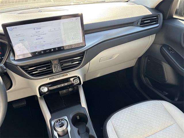 Photo of 2023 Carbonized Gray Metallic Ford Escape