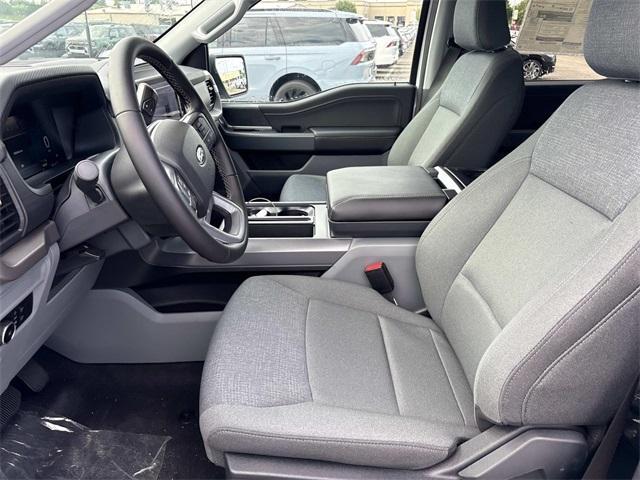 Photo of 2025 Oxford White Ford F-150